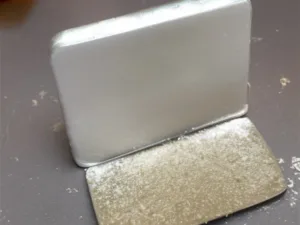 Jak czyścić białe złoto